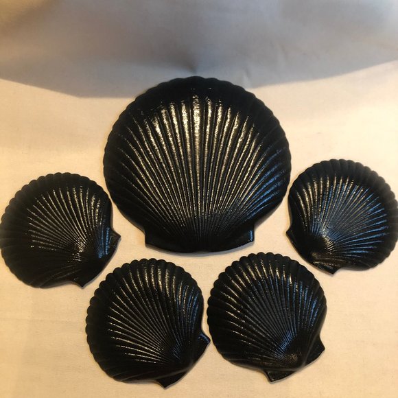 Gorgeous Set of Black Glass Shell Large Serving Plate / Platter with 4 Plates - Picture 2 of 8